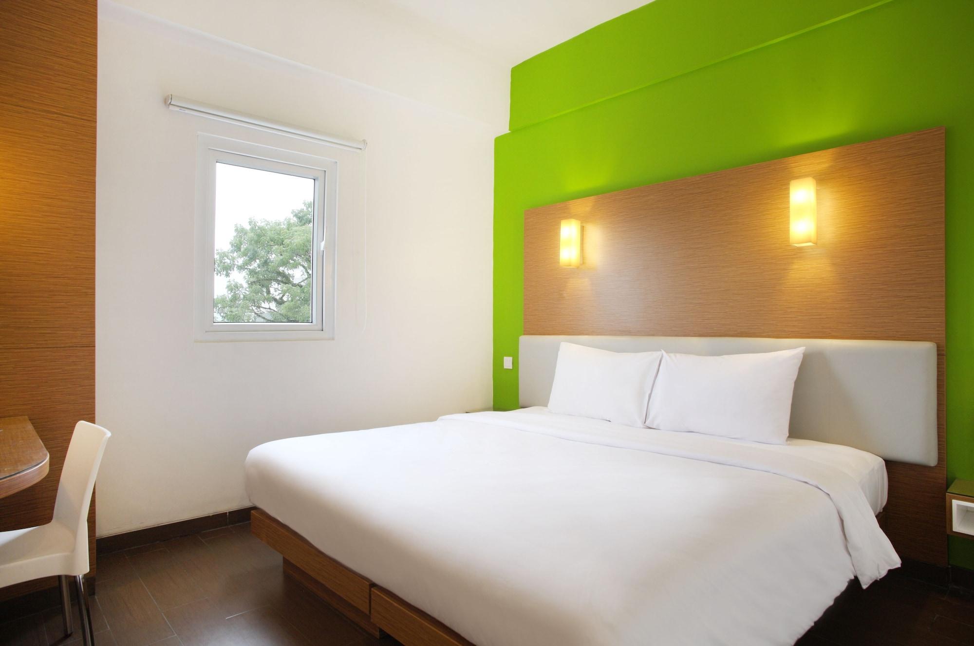 Amaris Hotel Malang Exteriör bild